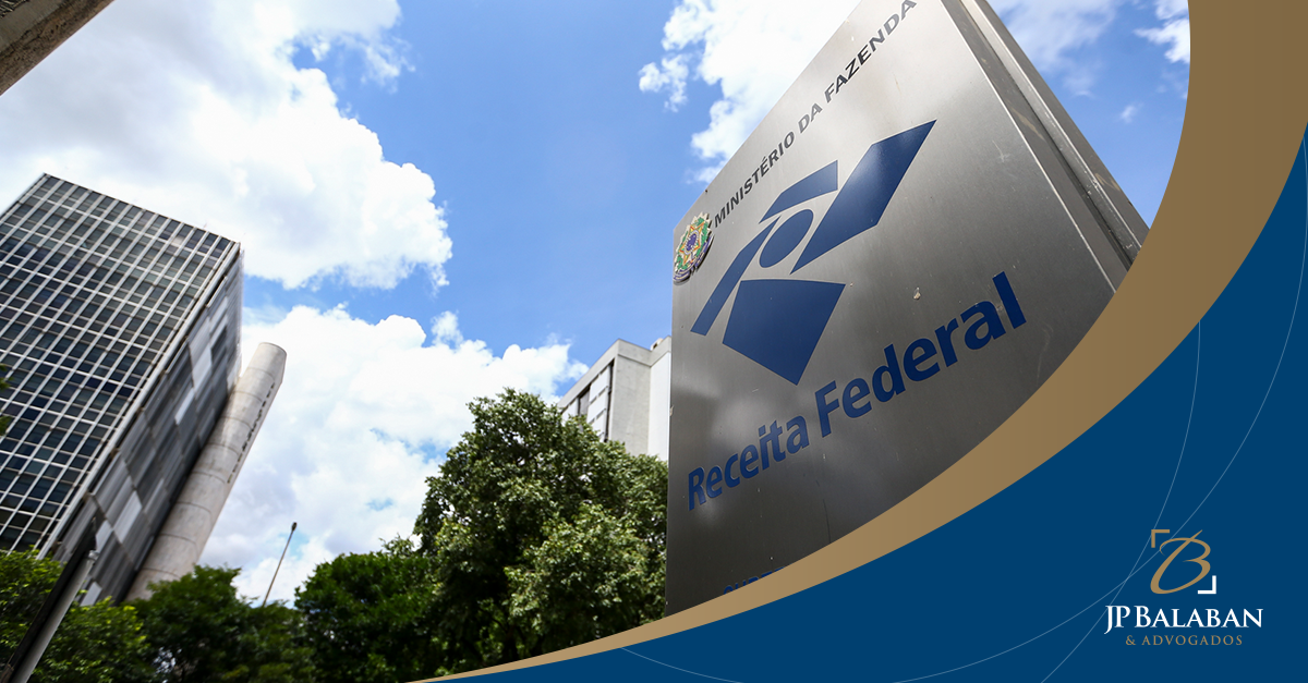 Mediante COSIT 58/2020, a Secretaria da Receita Federal afirma novamente a não incidência da CPP, RAT e TERCEIROS sobre os descontos salariais, mas mantém contradição acerca do auxílio alimentação